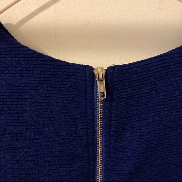 BACK ZIP PEPLUM TOP - Picture 3 of 6